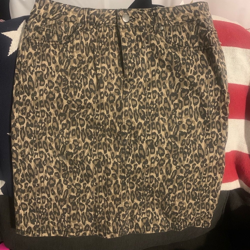 d. jeans Leopard Print Pencil Skirt